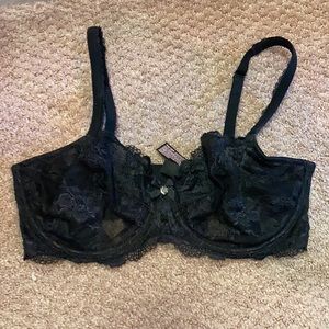 Victoria’s Secret Body by Victoria unlined Demi bra 34dd